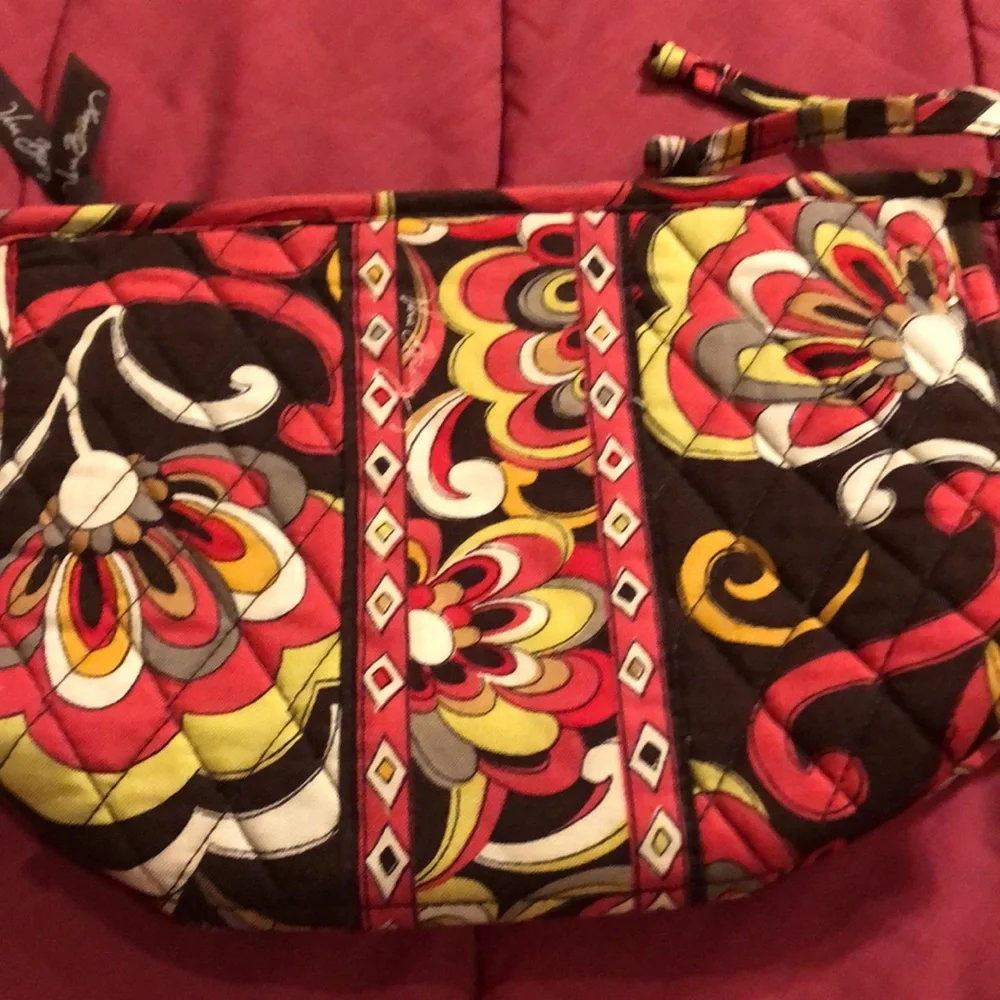 Vera Bradley -Make Up Bag - 9x5 x2.5 inchs. Large Zip Pocket & 2 Small Pockets